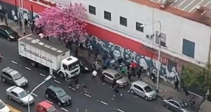 SIGUE LA VIOLENCIA BARRA EN INDEPENDIENTE: CASI 20 DETENIDOS TRAS UN ENFRENTAMIENTO DE DOS FACCIONES