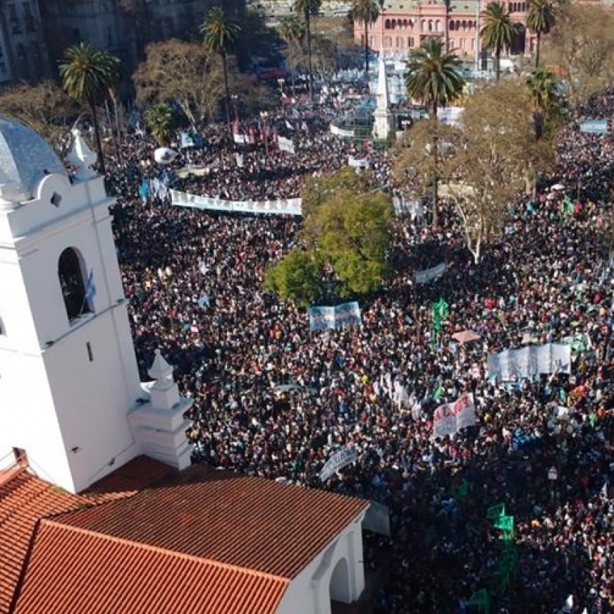 MULTITUDINARIA MARCHA A PLAZA DE MAYO Y LLAMADO A LA UNIDAD NACIONAL: 