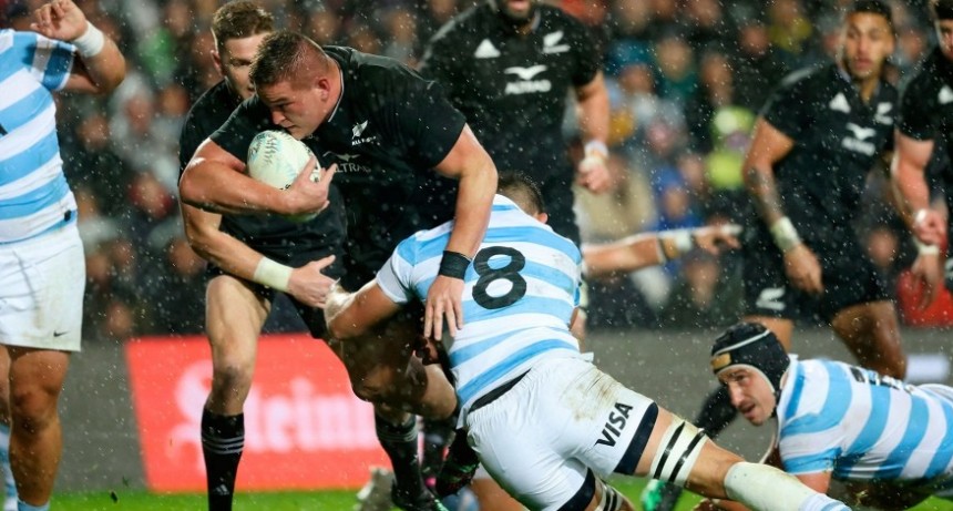 LOS PUMAS CAYERON ANTE LOS ALL BLACKS QUE MOSTRARON SU SUPREMACÍA EN EL JUEGO