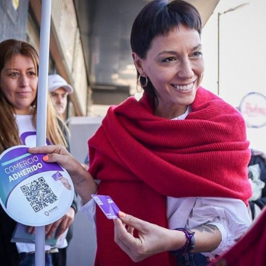 MAYRA MENDOZA LLAMÓ A 