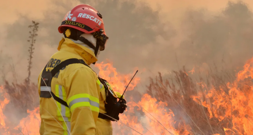 CONTINÚAN ACTIVOS CUATRO FOCOS DE INCENDIO EN CÓRDOBA