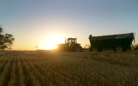 EL GOBIERNO SIN RESULTADOS ECONÓMICOS ELIMINARÁ LAS RETENCIONES A LOS GRANOS HASTA EL 31 DE OCTUBRE