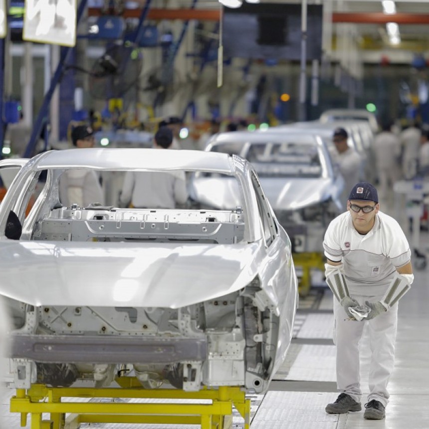 CAE LA PRODUCCIÓN INDUSTRIAL