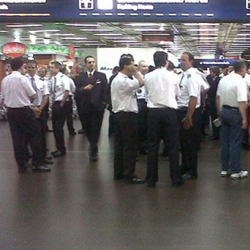 SIN ACUERDO CON PILOTOS DE LÍNEAS AÉREAS: GOBIERNO DICTÓ LA CONCILIACIÓN, PERO GREMIOS RATIFICARON EL PARO