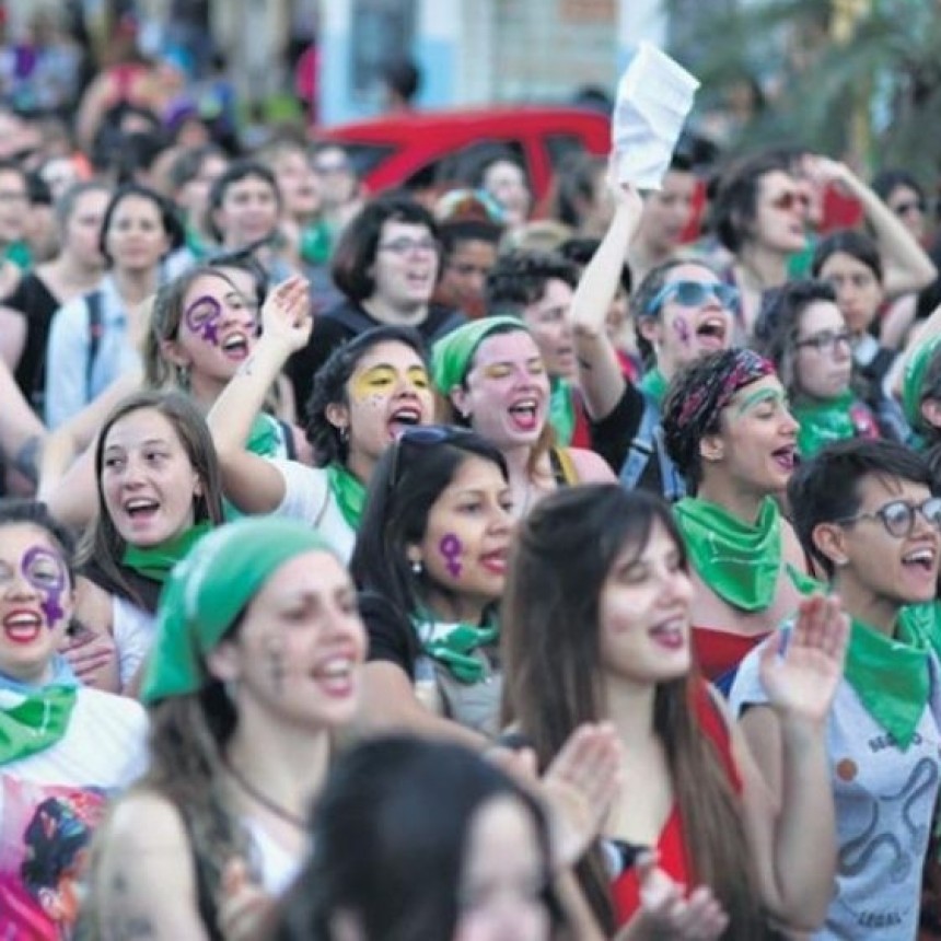 CON UN DURO PRONUNCIAMIENTO CONTRA EL AJUSTE, COMENZÓ EL ENCUENTRO NACIONAL DE MUJERES