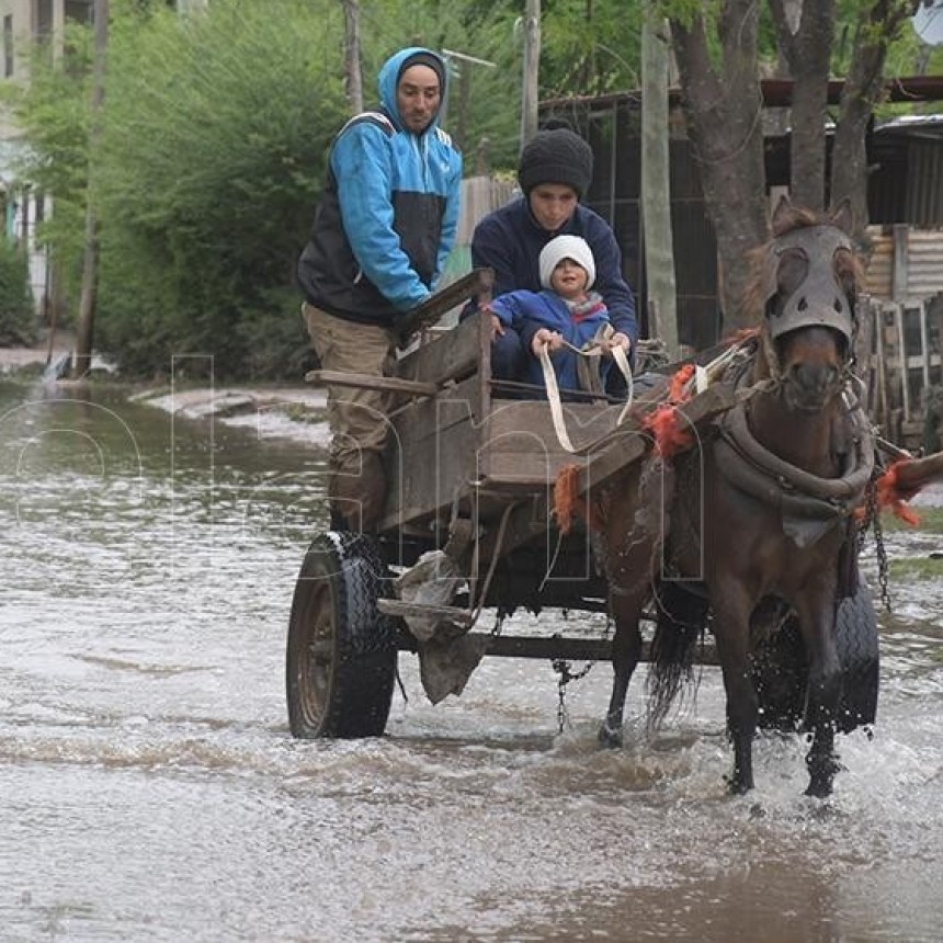 CERCA DE 5 MIL PERSONAS SIGUEN EVACUADAS EN LA MATANZA