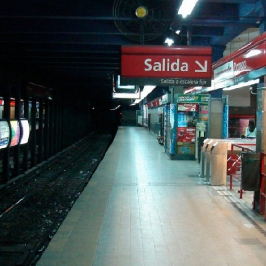 INICIAN SEMANA DE PROTESTAS EN EL SUBTE POR EL ASBESTO CON APERTURA DE MOLINETES EN LA LÍNEA B