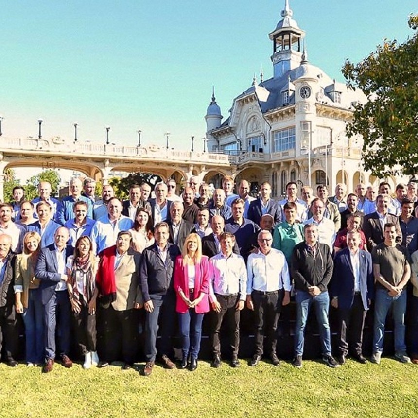 KICILLOF ANALIZÓ EL TRASPASO Y LA SITUACIÓN BONAERENSE CON INTENDENTES ELECTOS DEL FRENTE DE TODOS