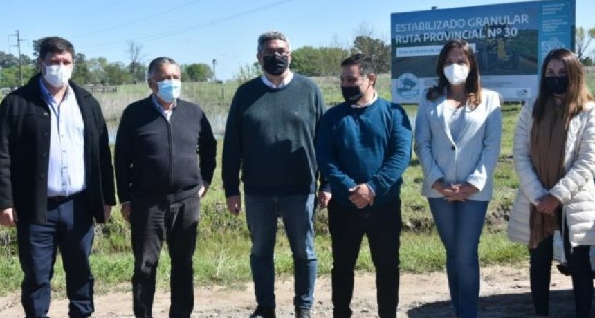 CAMINOS RURALES: INAUGURAN OBRAS DE MEJORA DE LA RUTA PROVINCIAL 30 EN LAS FLORES