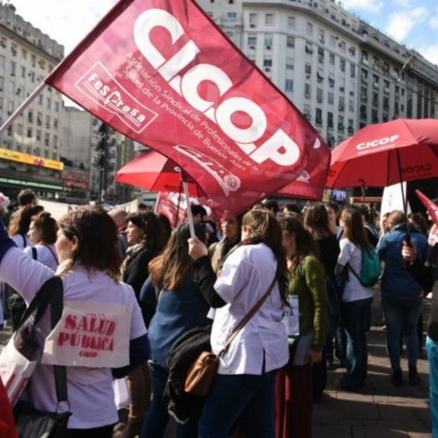 MÉDICOS BONAERENSES CUMPLEN LA PRIMERA JORNADA DEL PARO DE 48 HORAS
