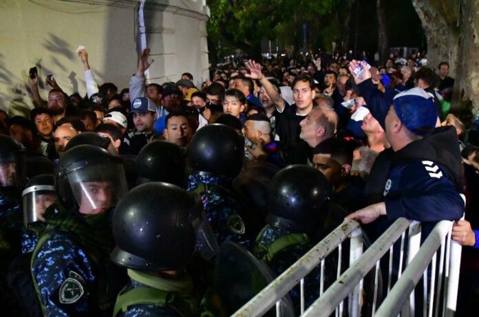 EL NEGOCIO DE LA SEGURIDAD ES LA INSEGURIDAD