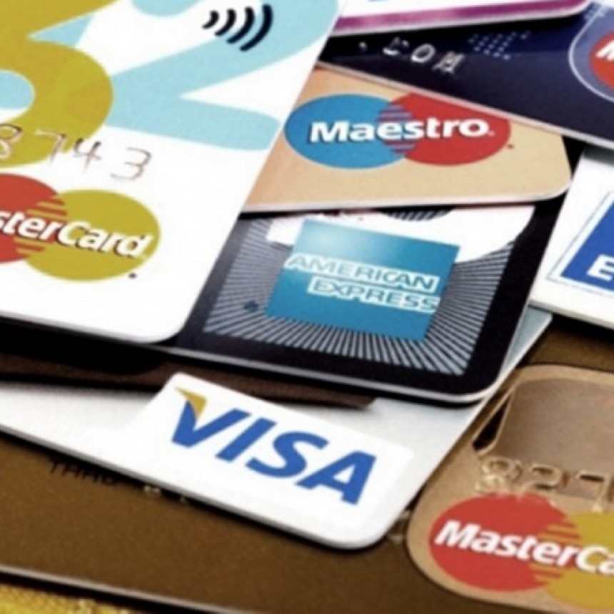  CAMBIOS EN EL DÓLAR TARJETA: SE PAGARÁ 25% EXTRA CUANDO LAS COMPRAS SUPEREN LOS US$ 300