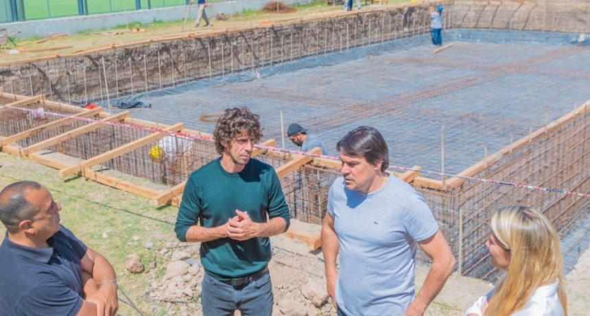 JUAN ANDREOTTI VISITÓ LA OBRA DE UNA NUEVA PILETA EN EL POLIDEPORTIVO Nº9