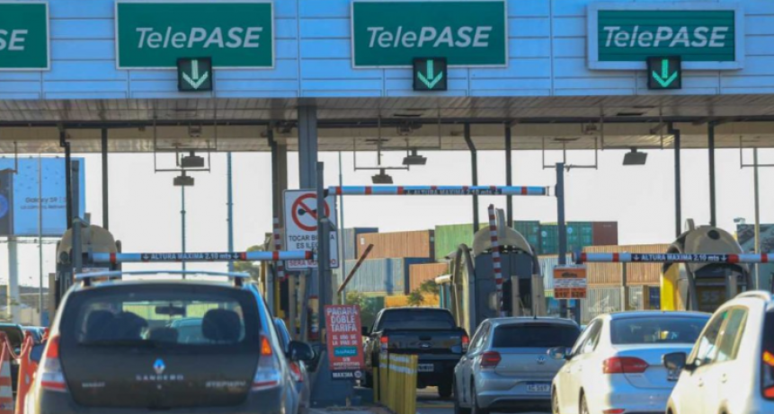CAOS DE TRÁNSITO EN LOS INGRESOS A LA CIUDAD POR UNA MEDIDA GREMIAL DE LOS TRABAJADORES DE PEAJES