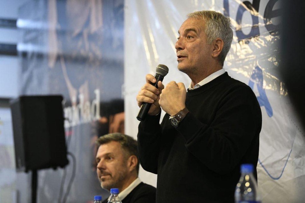 LA PLATA: JULIO ALAK ASEGURA QUE ESTÁ 1.800 VOTOS POR ARRIBA DE GARRO
