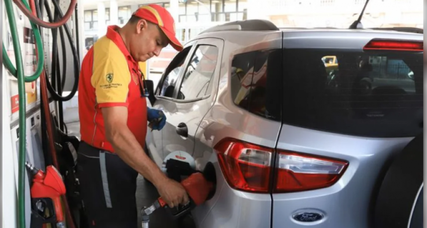 ESTE VIERNES VOLVERÁN A SUBIR LOS COMBUSTIBLES: CUÁNTO AUMENTARON EN EL AÑO