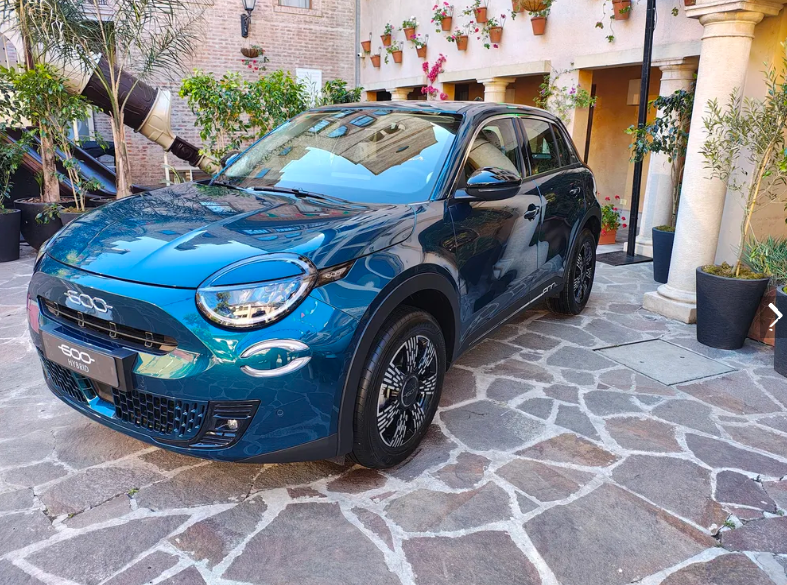 FIAT LANZÓ EN ARGENTINA EL NUEVO 600 HYBRID, CUESTA 24 MIL DOLARES