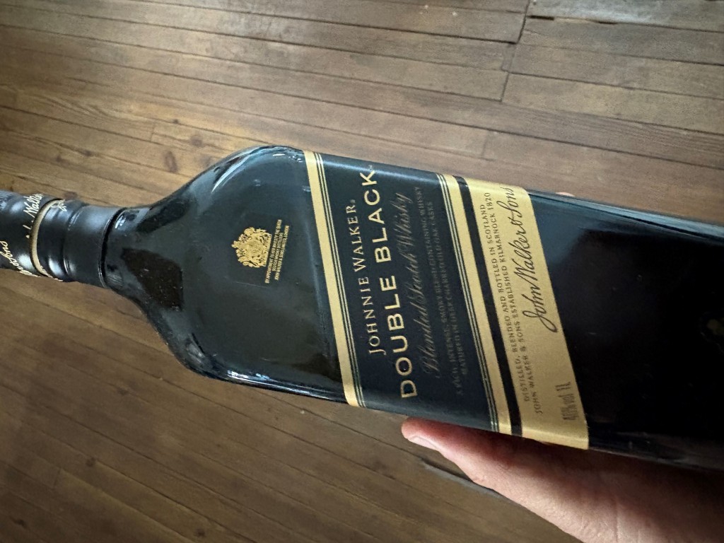 ¿A QUÉ HORA SE PUEDEN COMPRAR BEBIDAS ALCOHÓLICAS EN SUPERMERCADOS, BARES Y RESTAURANTES?