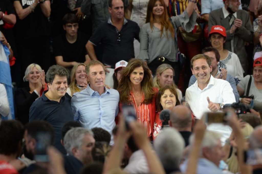  SANTILLI Y MANES CERRARON CAMPAÑA EN LA PLATA: DURA CRÍTICA AL GOBIERNO, MENSAJE A LOS JÓVENES Y EJE EN SEGURIDAD