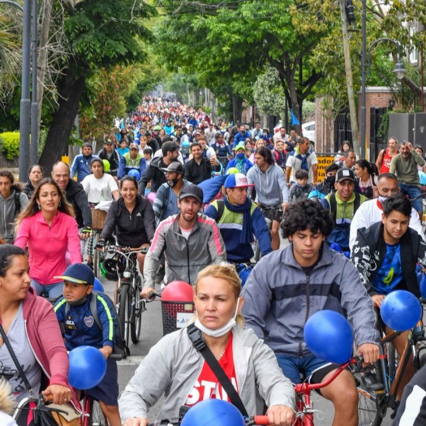 MÁS DE 3 MIL VECINOS DISFRUTARON LA TRADICIONAL BICICLETEADA FAMILIAR DE SAN FERNANDO 