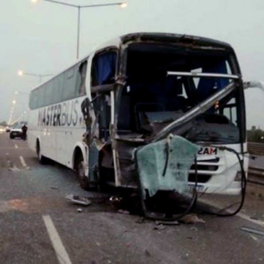 AL MENOS 17 HERIDOS LEVES POR CHOQUE MÚLTIPLE EN LA PANAMERICANA