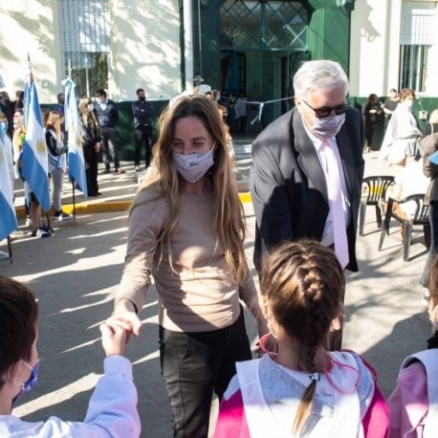 DESDE ESTE LUNES YA NO ES OBLIGATORIO EL USO DE BARBIJO AL AIRE LIBRE EN ESCUELAS BONAERENSES