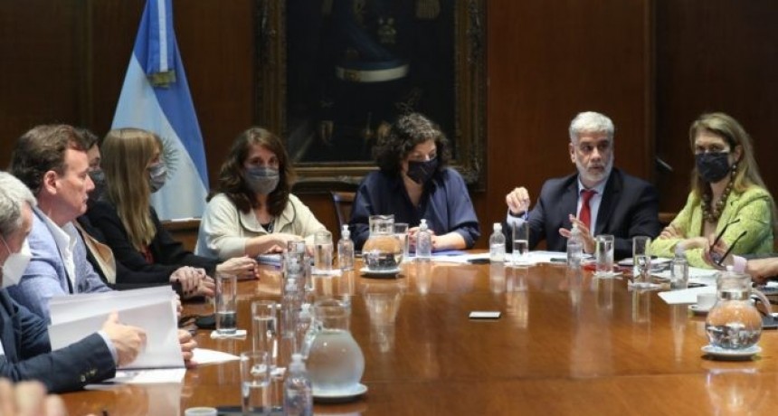 GOBIERNO Y LABORATORIOS ACORDARON CONGELAR PRECIOS DE MEDICAMENTOS HASTA EL 7 DE ENERO