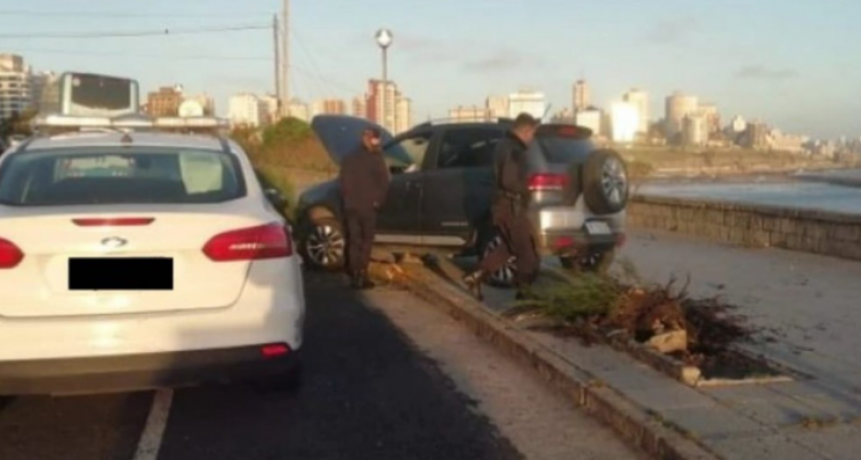 IBA A TODA VELOCIDAD POR LA COSTANERA DE MAR DEL PLATA Y CHOCÓ: 