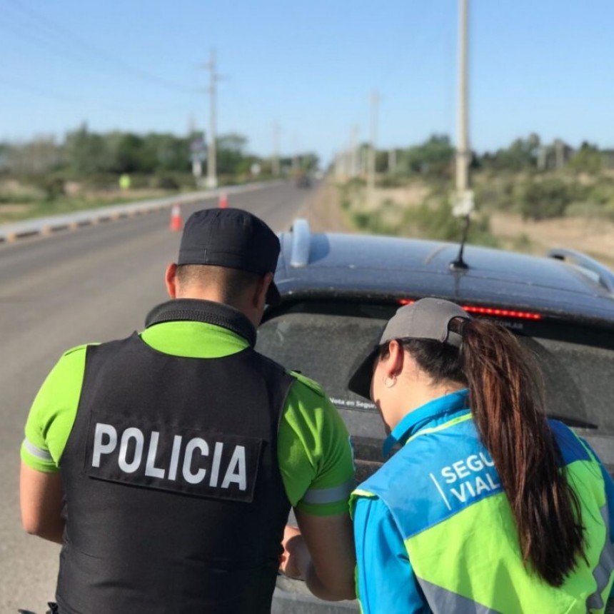 AUMENTAN LAS MULTAS: CRUZAR EN ROJO O CIRCULAR SIN VTV PUEDE COSTAR HASTA $181.800
