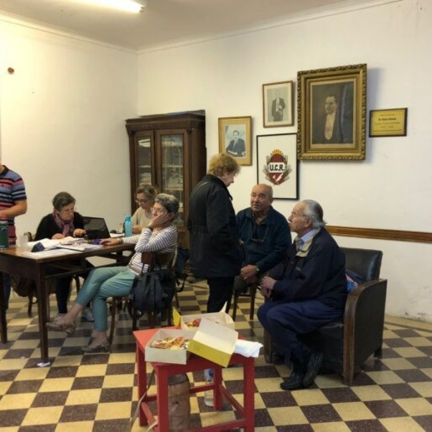 INTERNAS EL GRAN PLACER RADICAL: CON MÁS DE UNA LISTA EN 31 DISTRITOS, LA UCR VOTÓ Y RENOVÓ AUTORIDADES LOCALES