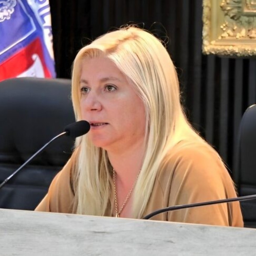 PILAR: DESPLAZAN DE LA PRESIDENCIA DEL CONCEJO A CLAUDIA POMBO, INVESTIGADA JUNTO AL MINISTRO MASSISTA D’ONOFRIO