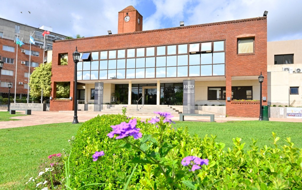 EL CONCEJO DELIBERANTE APROBÓ LA PROPUESTA DE JULIO ZAMORA PARA LIMITAR TEMPORALMENTE LAS ALTURAS EDILICIAS