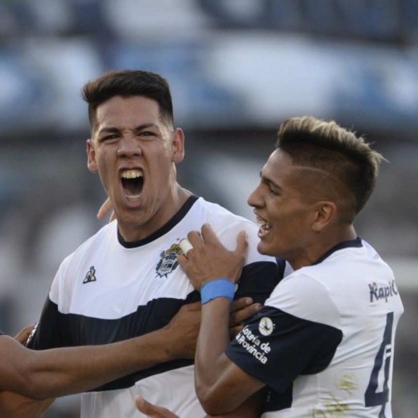 ¡MARADONA ROMPIÓ EL HECHIZO DEL BOSQUE! GIMNASIA DIO VUELTA A CENTRAL CÓRDOBA Y GANÓ UNA 