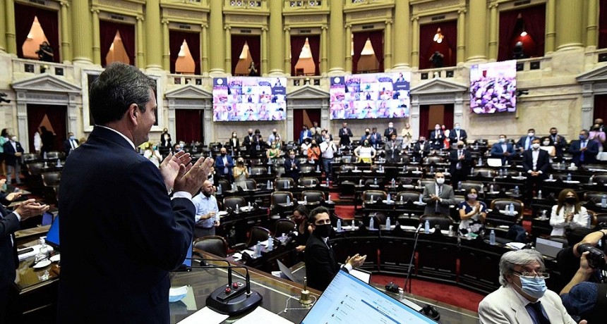 EL ABORTO LEGAL EN LA ARGENTINA YA TIENE MEDIA SANCIÓN Y PASA AL SENADO PARA SU DEFINICIÓN