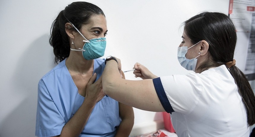 COMENZÓ EN TODO EL PAÍS EL PLAN NACIONAL DE VACUNACIÓN CONTRA EL CORONAVIRUS