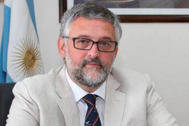 UN FUNCIONARIO DE VIDAL QUERIA UNA 