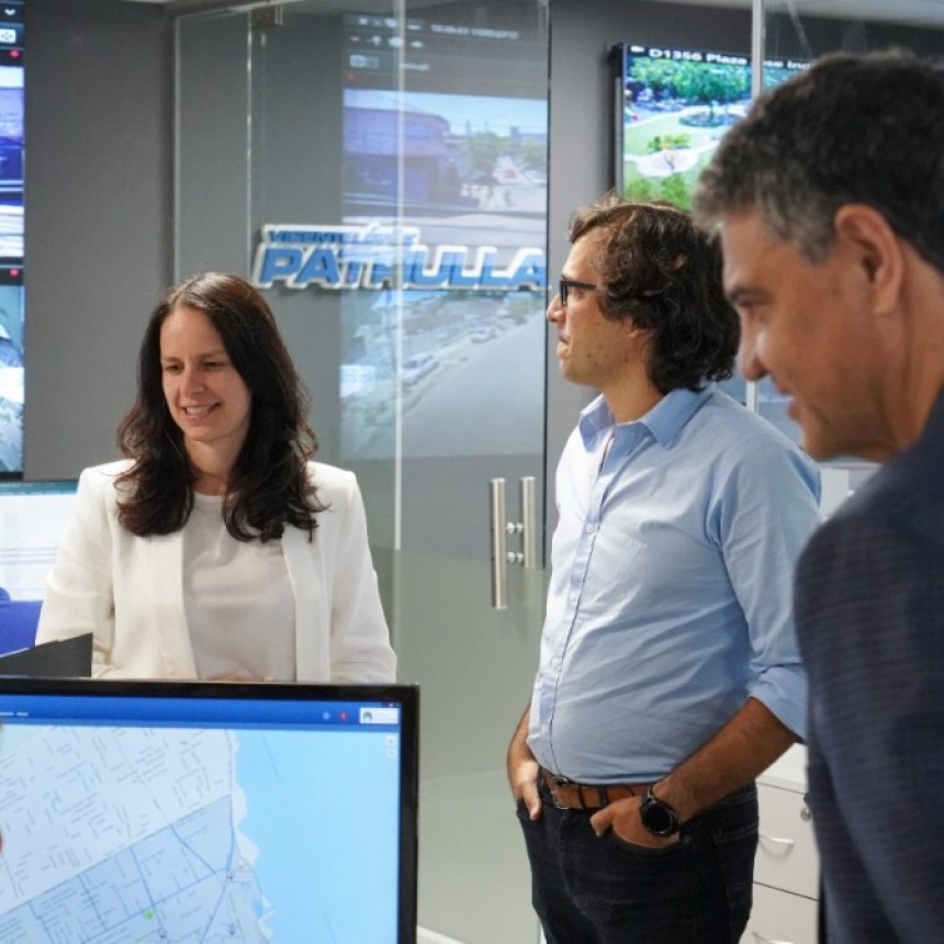 SOLEDAD MARTÍNEZ Y JORGE MACRI VISITARON EL RENOVADO CENTRO DE MONITOREO