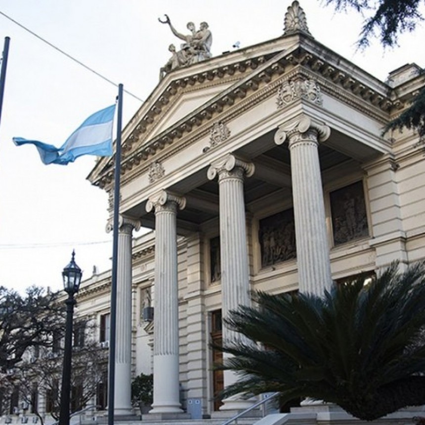 SUPERMARTES EN LA LEGISLATURA: NUEVOS MINISTERIOS, PRESUPUESTO Y PLIEGOS DE THEA Y SILEONI