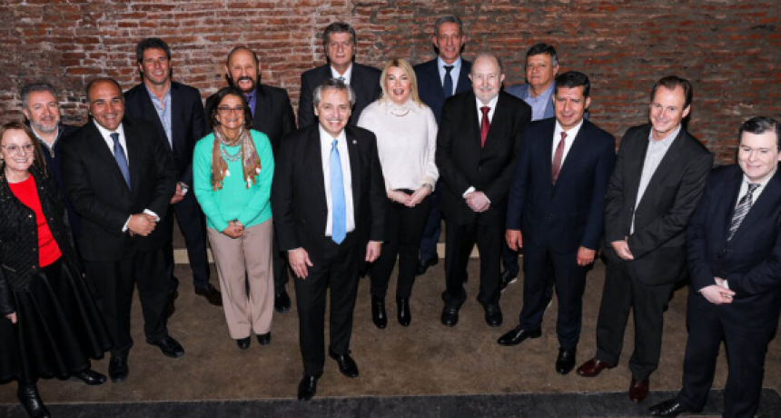 COPARTICIPACIÓN: FERNÁNDEZ CONVOCA A LOS GOBERNADORES PARA RESPONDER A LA CORTE