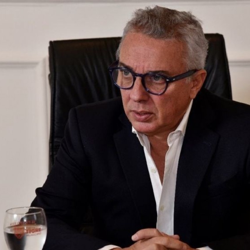 JULIO ZAMORA LE RECLAMA A LA CAMPORA QUE LE VOTE EL PRESUPUESTO A KICILLOF