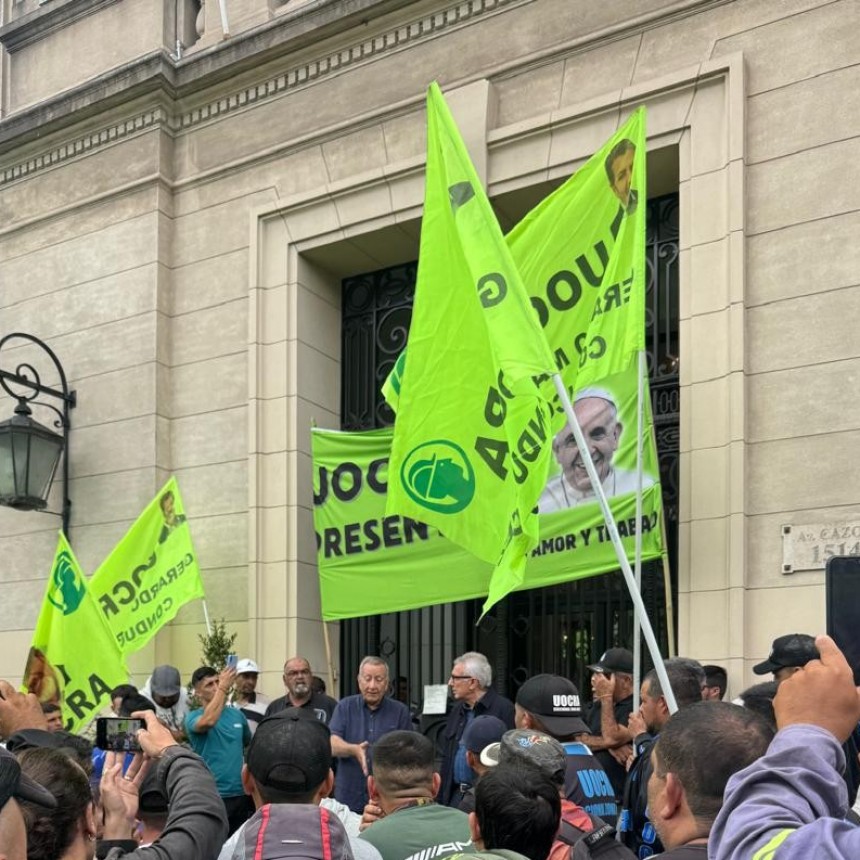 LA UOCRA MARCHÓ CONTRA EL FRENTE RENOVADOR POR LA PARALIZACION DE LA CONSTRUCCION Y SE REUNIO CON JULIO ZAMORA