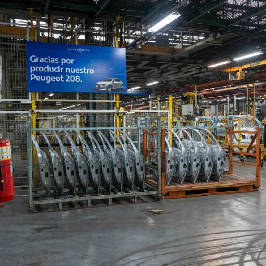 PEUGEOT PARALIZA LA PRODUCCIÓN EN EL PALOMAR Y ADELANTA VACACIONES DEL PERSONAL